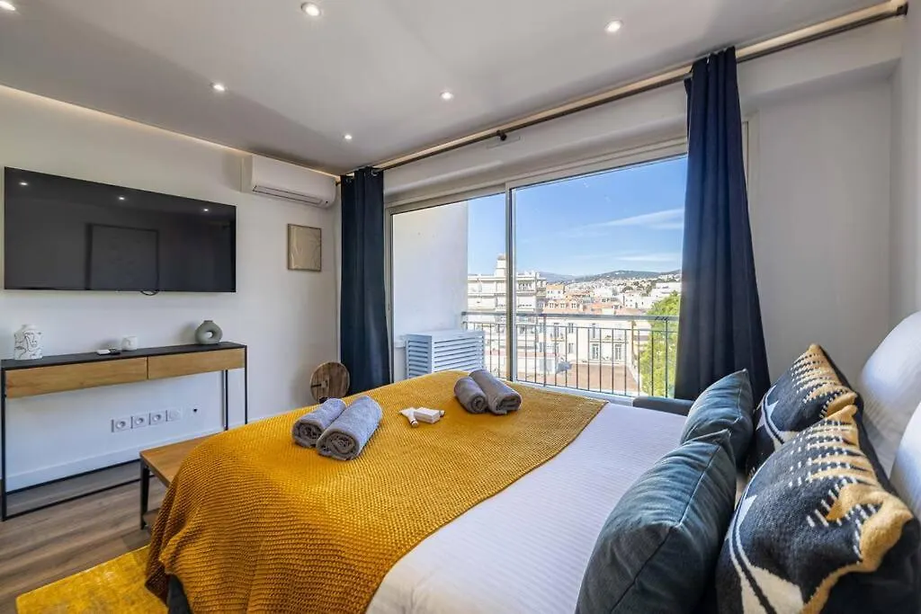 8 Merle - Beau Studio Au Centre De Cannes Avec Balcon ! France