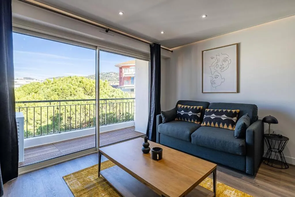 8 Merle - Beau Studio Au Centre De Cannes Avec Balcon ! France