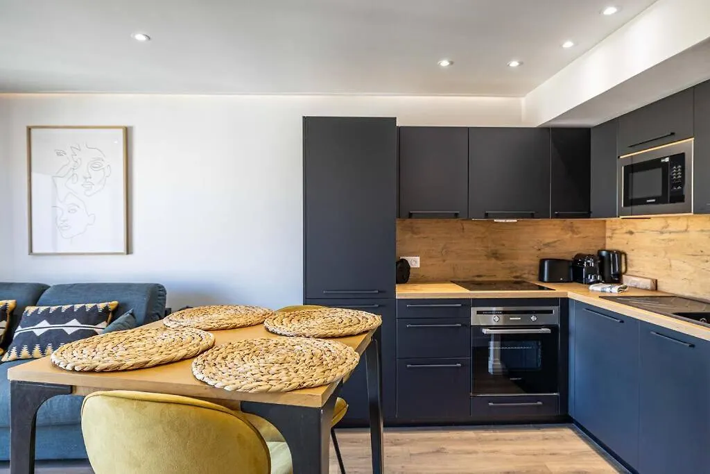 8 Merle - Beau Studio Au Centre De Cannes Avec Balcon !