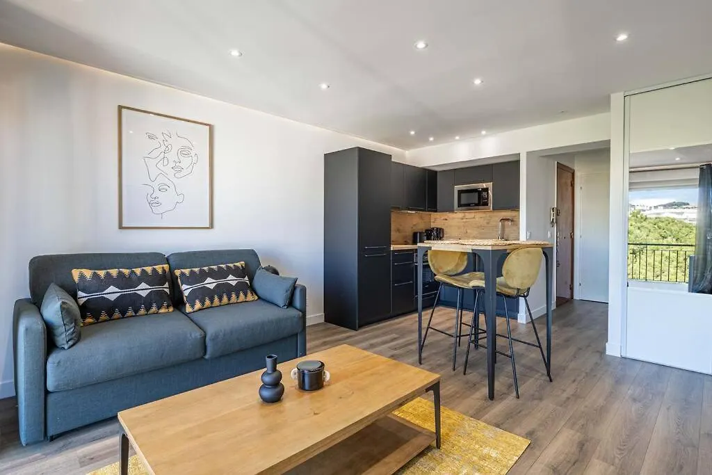 8 Merle - Beau Studio Au Centre De Cannes Avec Balcon ! 0*,