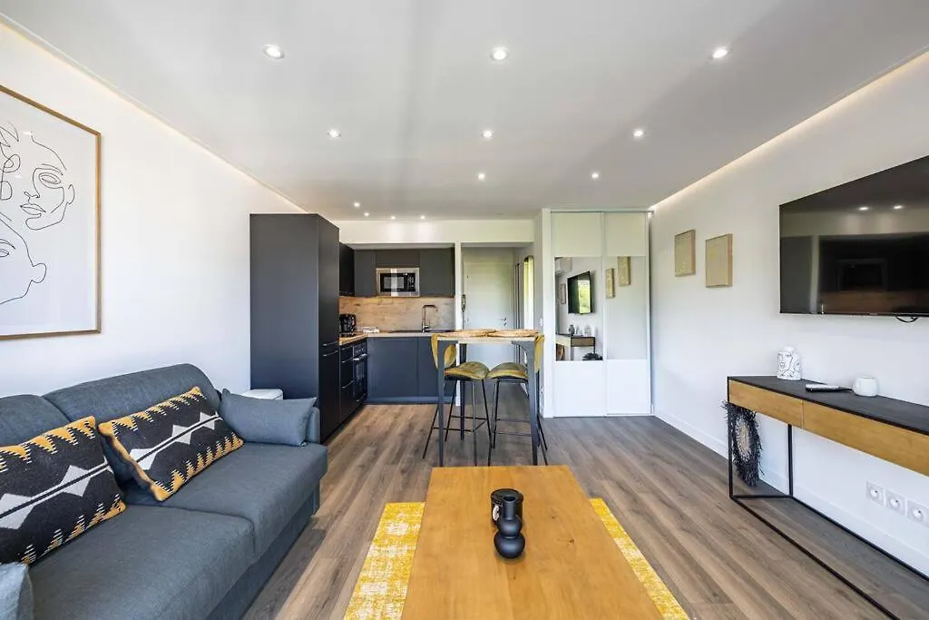 8 Merle - Beau Studio Au Centre De Cannes Avec Balcon !